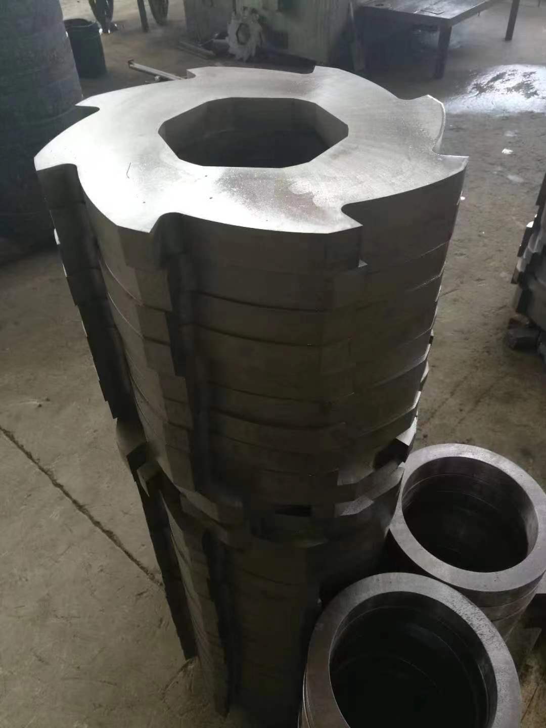 double-shaft-shredder-blades-and-hardened-spacers-02 double-shaft-shredder-blades-and-hardened-spacers-02