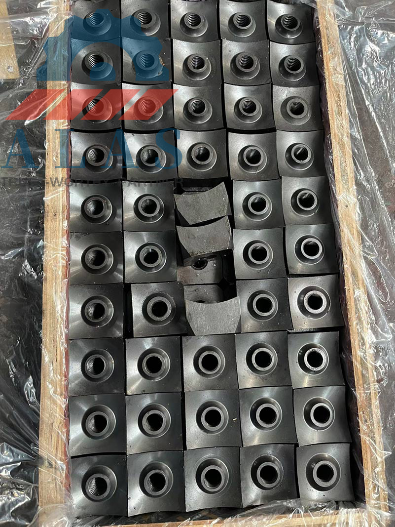 ALAS Precision Threaded Single Shaft Shredder Rotor Knives Wholesale A batch of square single shaft shredder blades with threaded counterbore holes, neatly arranged in a wooden box ready for shipment