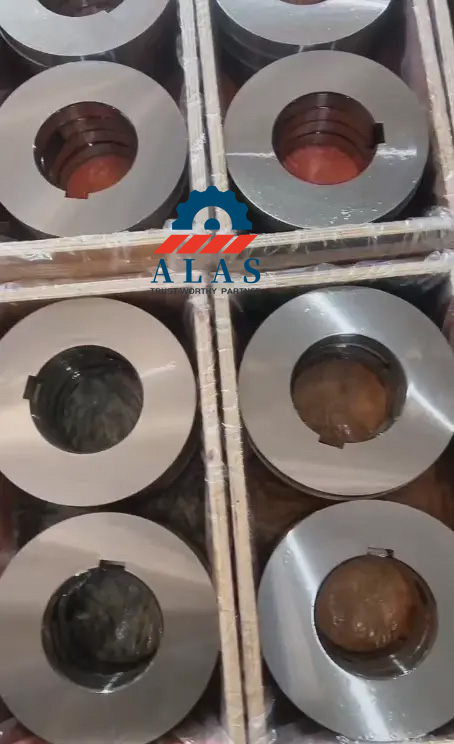 Standard Circular Slitter Knives Packaging - ALAS Precision rotary circular slitter knives with internal keyways safely packed in wooden boxes for shipment