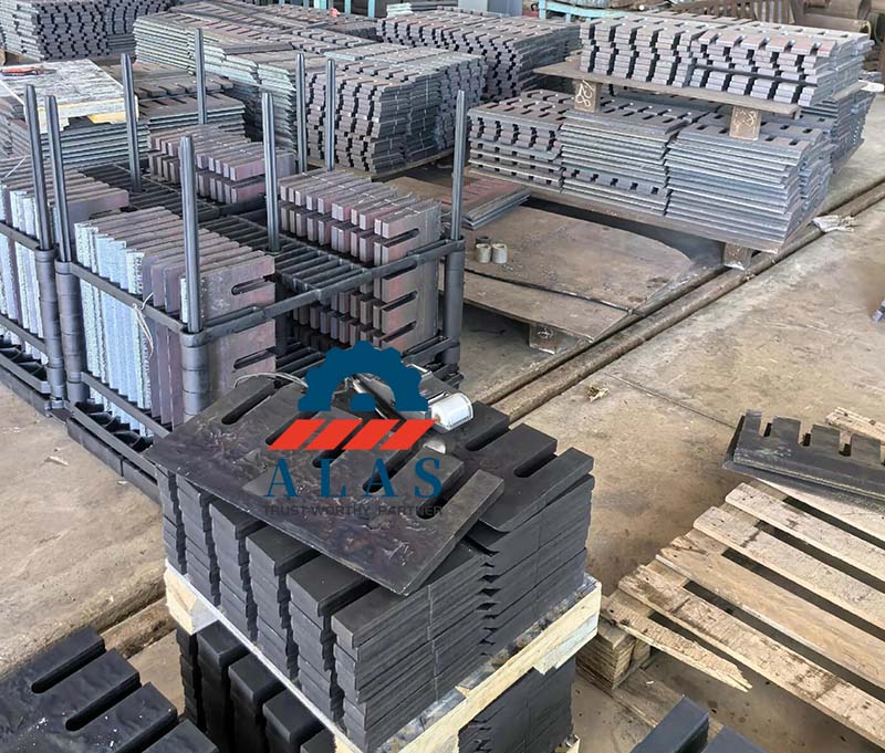 Alas Industrial Wood Chipper Blades Factory Wholesale Stock Mass production and bulk stock of premium A8 tool steel wood chipper knives in the Nanjing Alas manufacturing facility