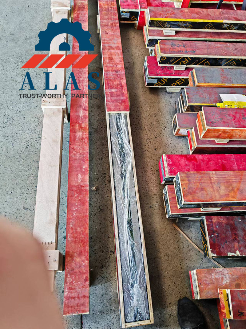 ALAS Secure Export Packaging and Logistics Fulfillment Export-standard heavy-duty wooden box packaging with anti-rust film for shipping metal shear blades globally
