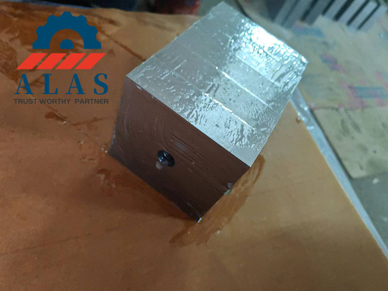 ALAS Precision Ground Heavy-Duty Rebar Cutter Dies & Blocks Fully ground H13 steel rebar shear blocks with anti-rust oil layer for heavy-duty shearing machines