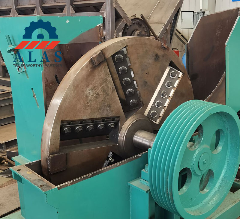 Installed Disc Chipper Blades Disc type wood chipper flywheel showing installed chipper blades