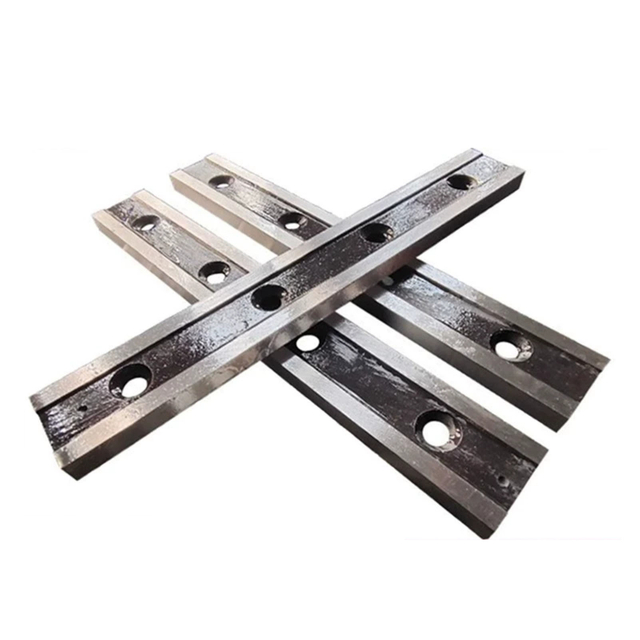 Custom precision guillotine shear blades for metal plate cutting