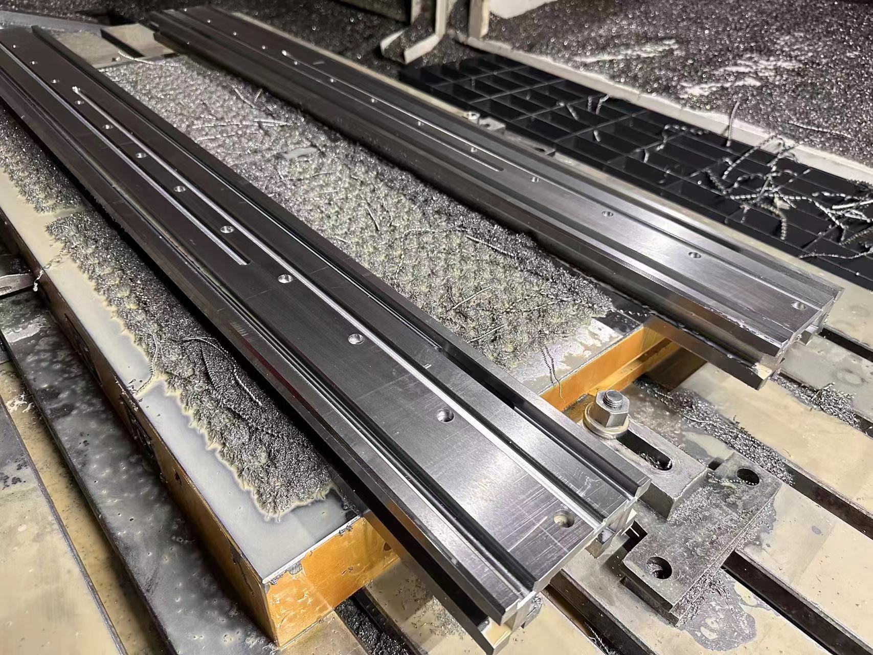 cnc-machining-composite-sliding-plates-04