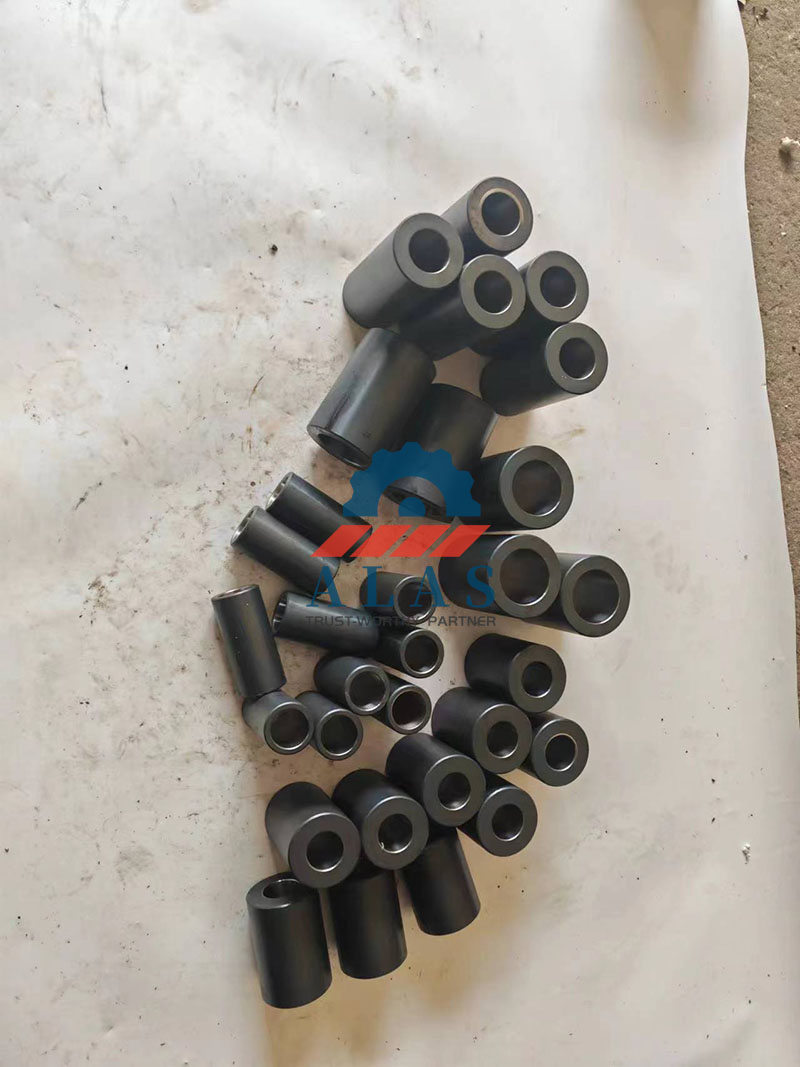 Comparison of rebar bending sleeves with different wall thicknesses and radii.