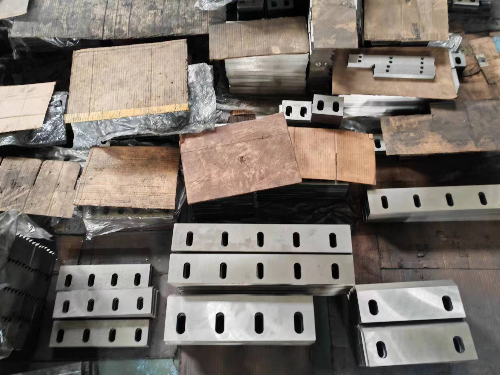 Plastic granulator blades