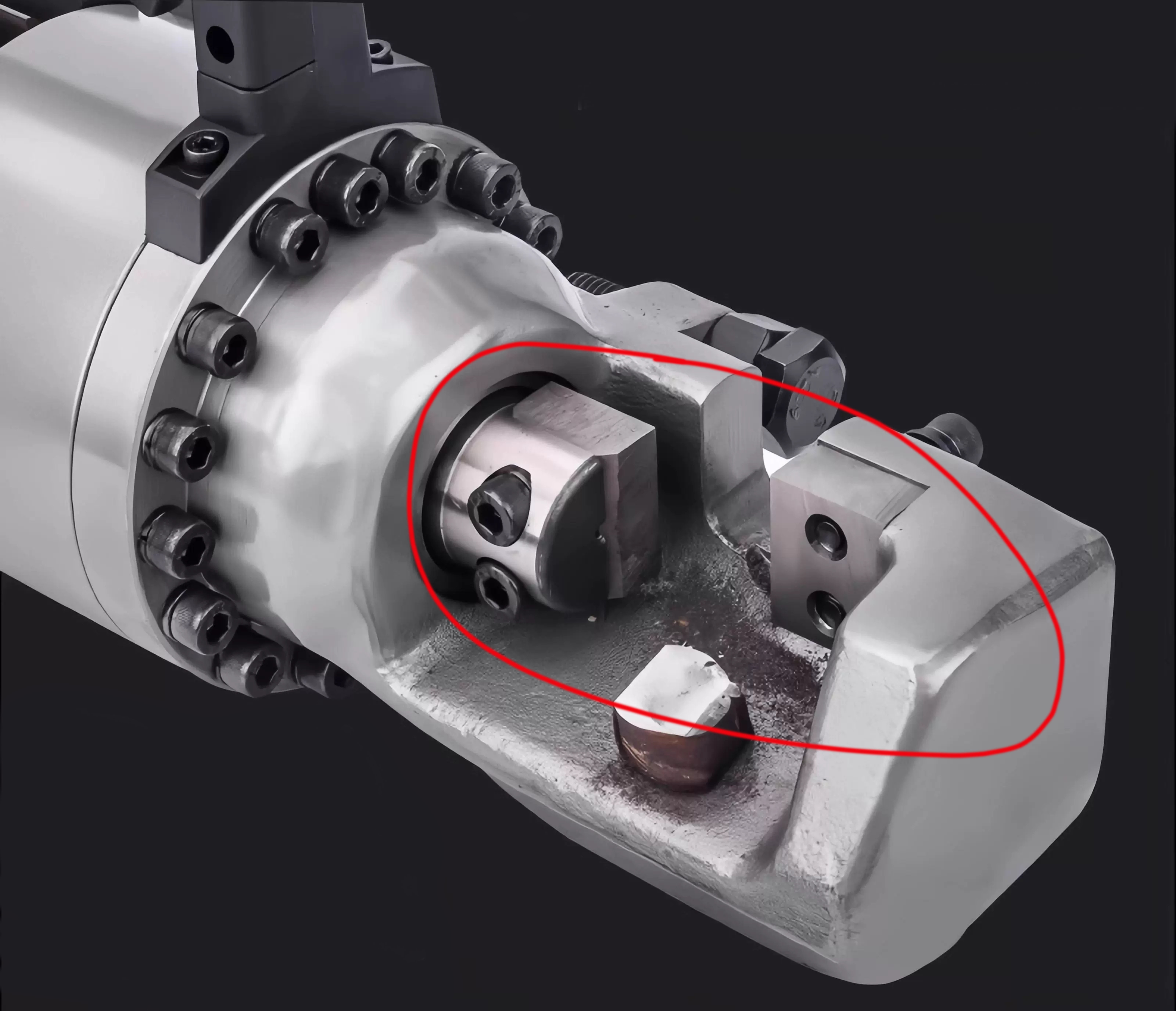 Blade-installation-area-of-the-portable-rebar-cutting-machine