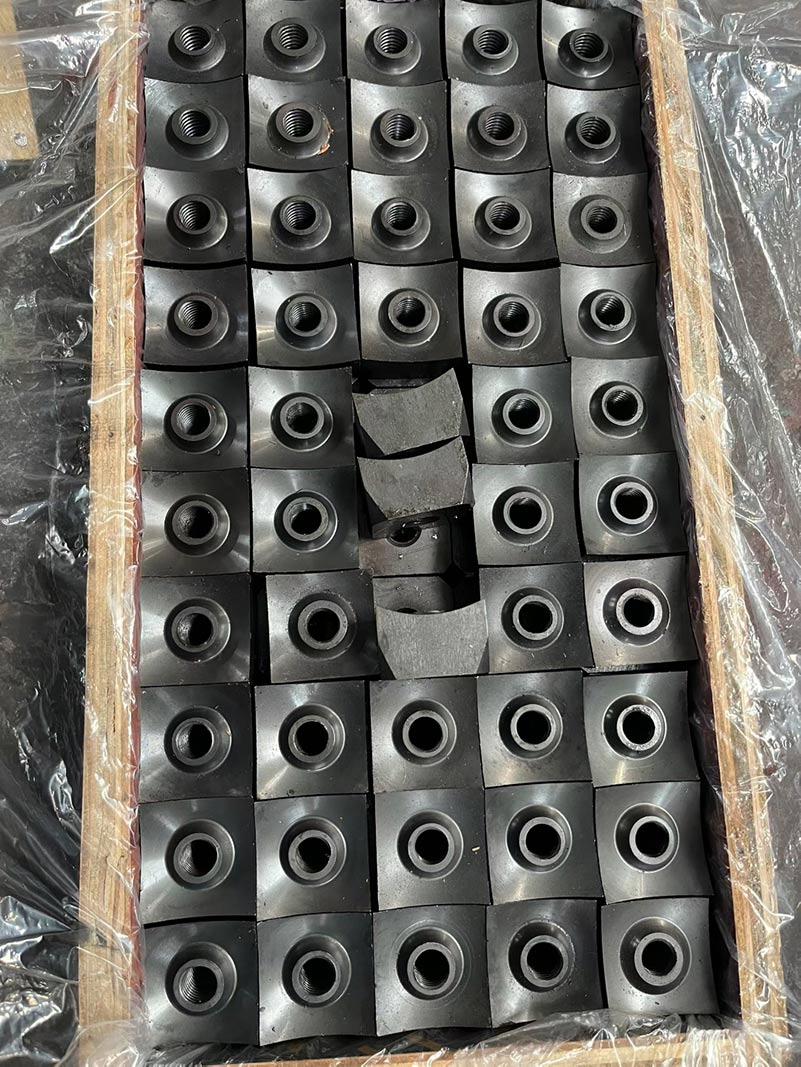 single-shaft-shredder-blades-in-wooden-box-02