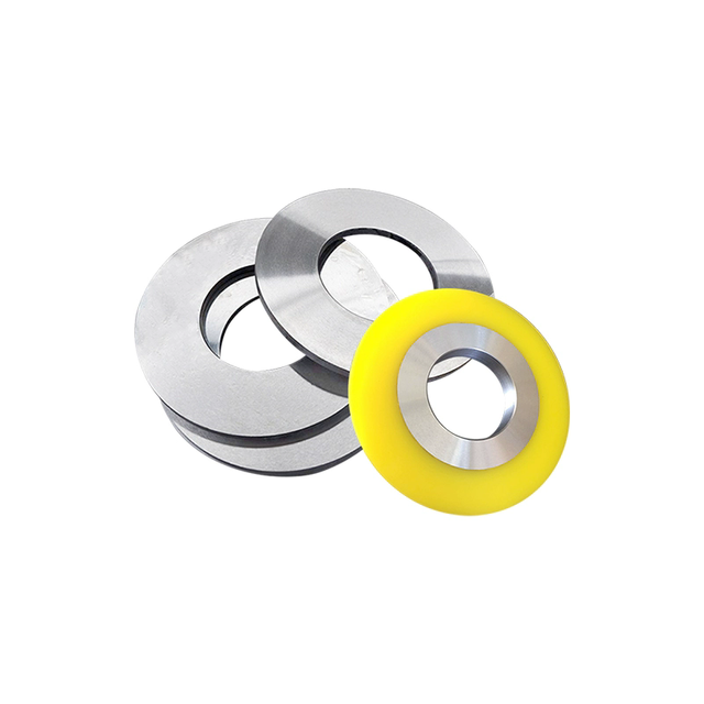 Precision rotary slitter blades for metal processing made of D2 steel with HardnessMap QC for burr-free cutting.