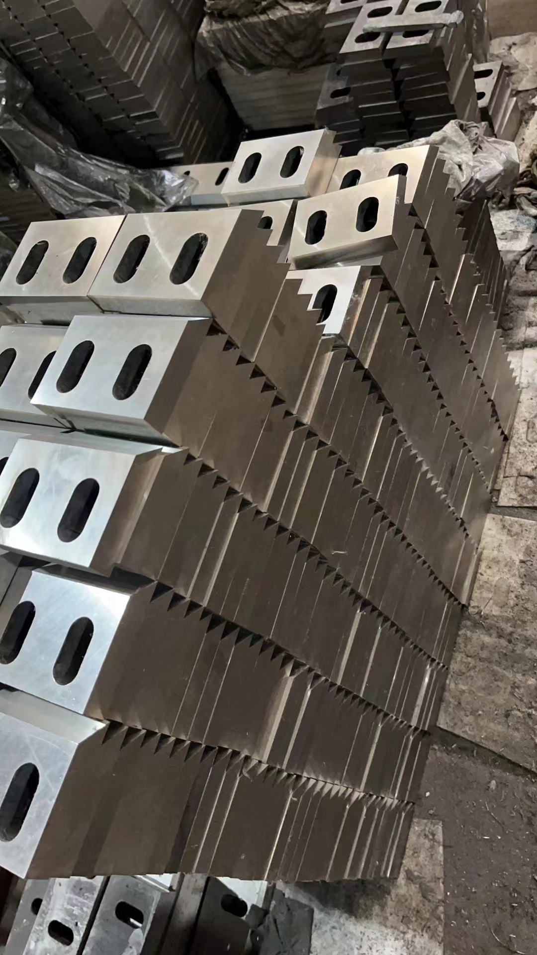 industrial-plastic-recycling-machine-blades