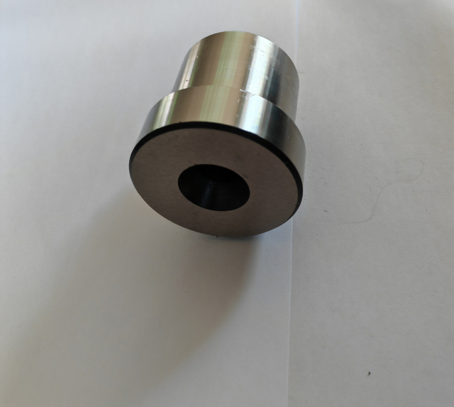 Wear-resistant reinforcement fixing blade for PHC pipe piling machine