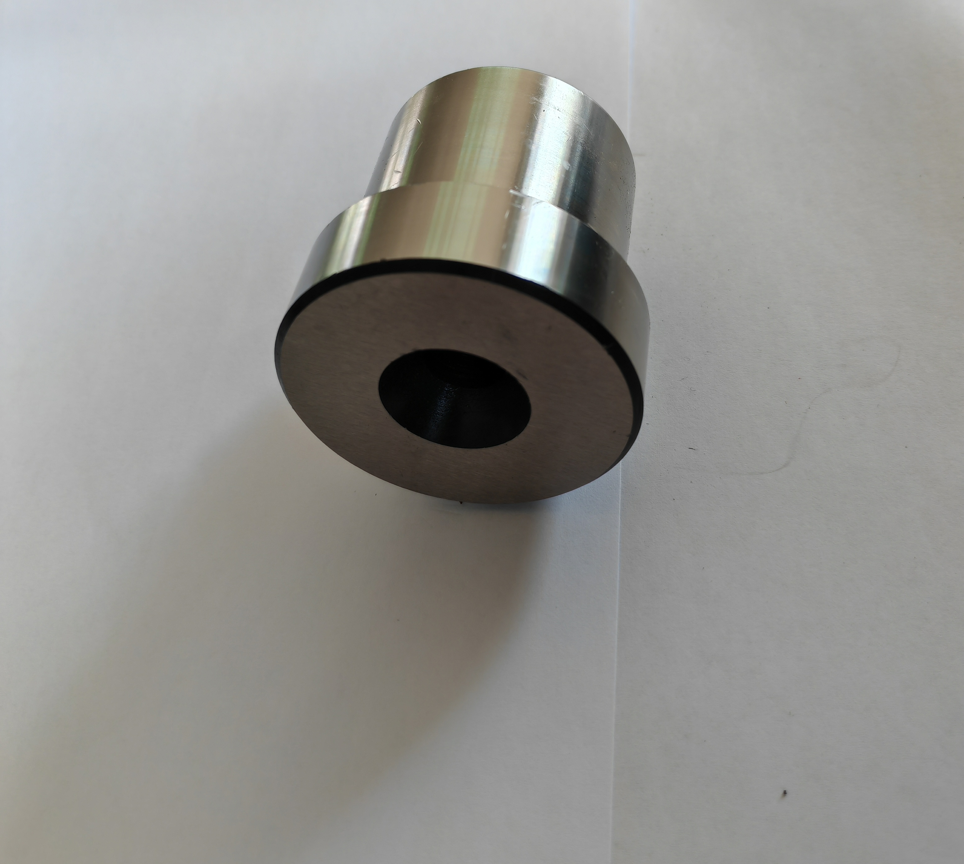 Wear-resistant reinforcement fixing blade for PHC pipe piling machine