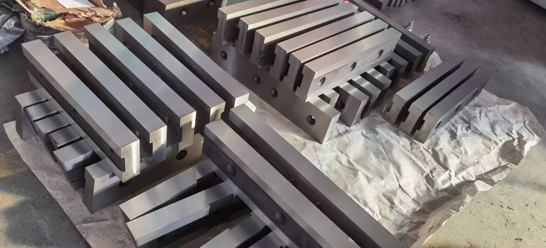 Metal Shearing Knives