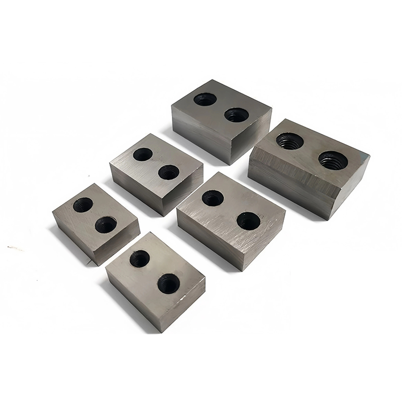 Heavy-duty reinforcing bar cutting blade for hydraulic rebar shears