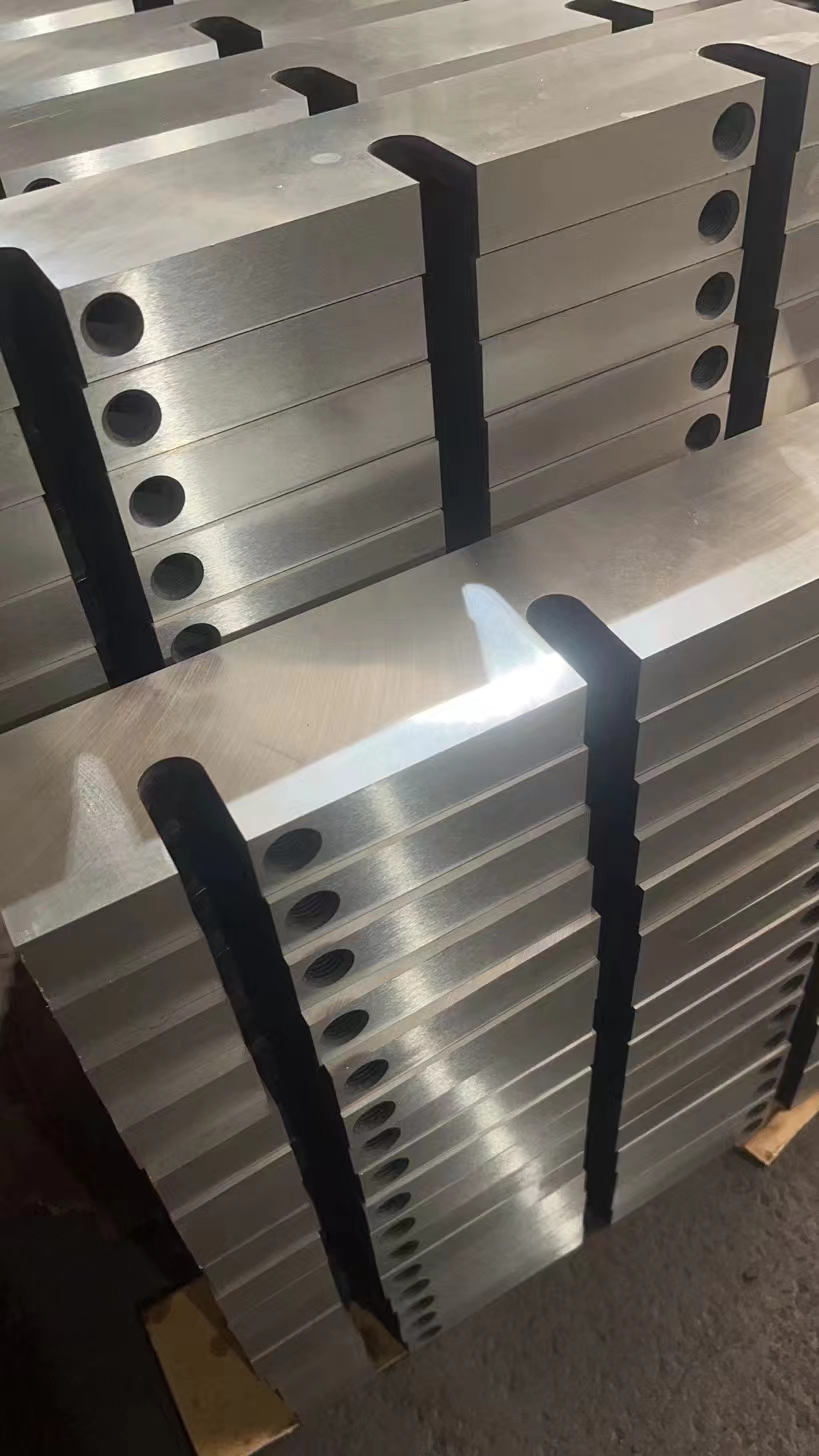 Wood chipper blades (2)