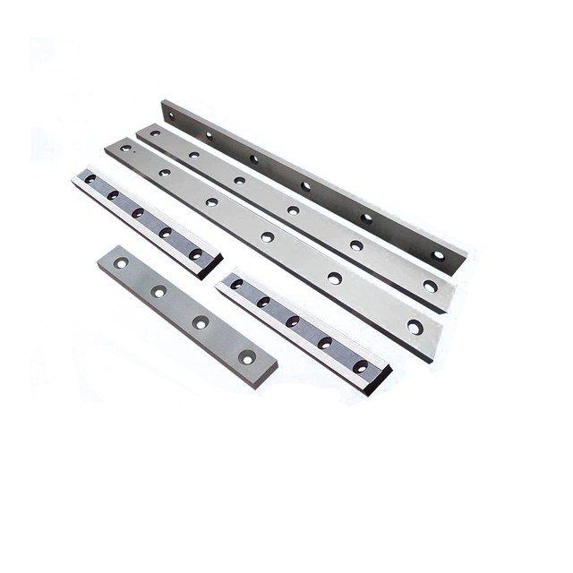 Hydraulic shearing machine blade