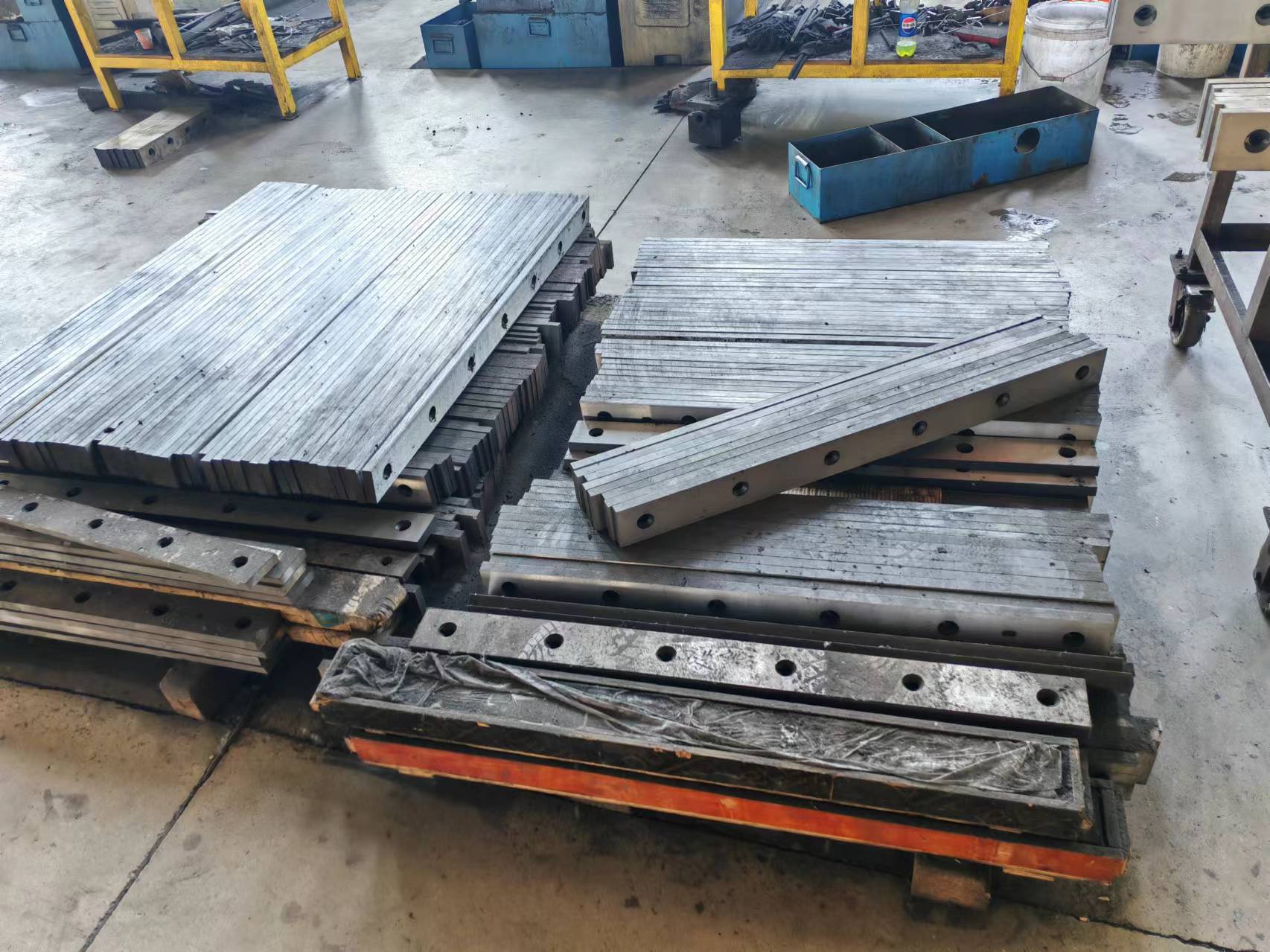 batch-production-of-shearing-machine-knives