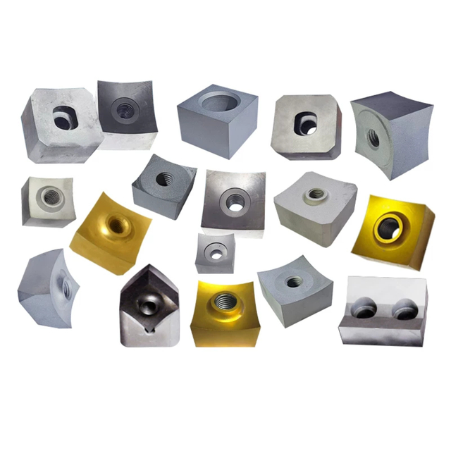 Industrial counter blades for single shaft shredder made of D2 tool steel with HardnessMap QC for high wear resistance.