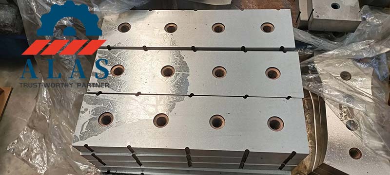 Factory stock of heavy duty industrial demolition shear knives in vacuum quenched steel