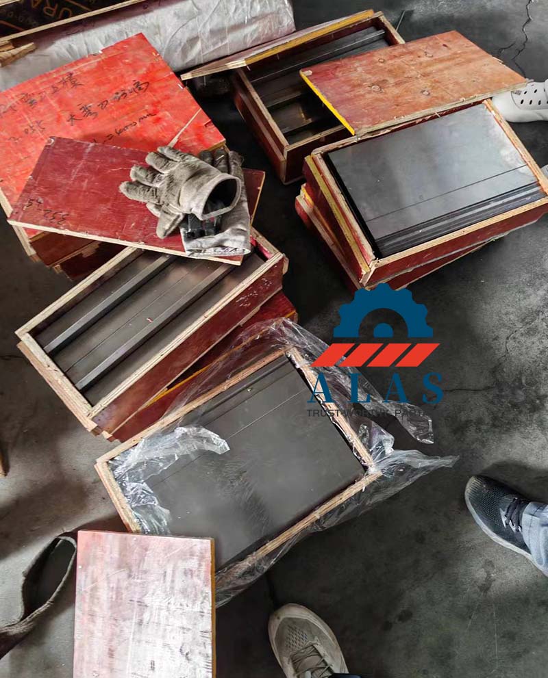 Industrial export wooden crates packed with ALAS press brake upper dies ready for international B2B shipping