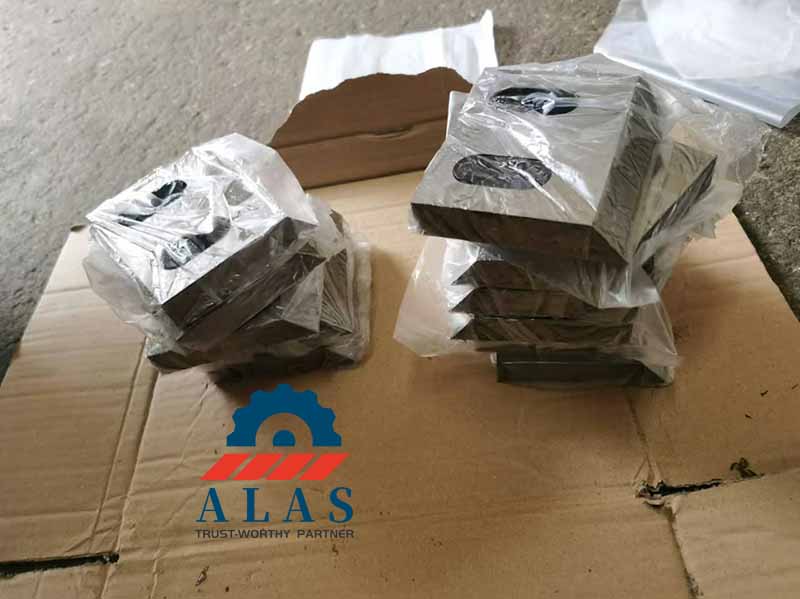 Plastic grinder blade sets wrapped in anti rust film and protective packaging