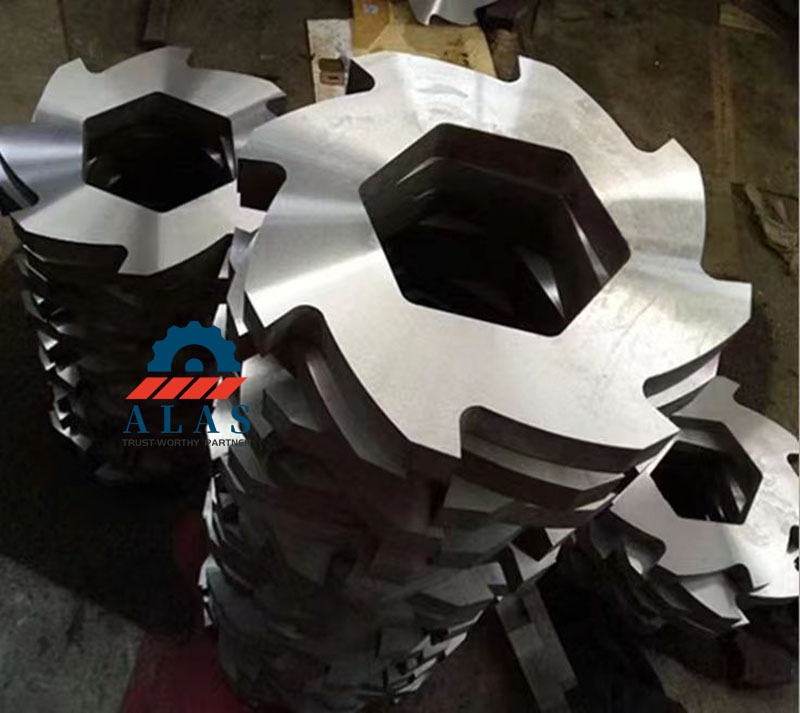Multi claw shredder blades with hexagonal bore for double shaft scrap recycling shredders