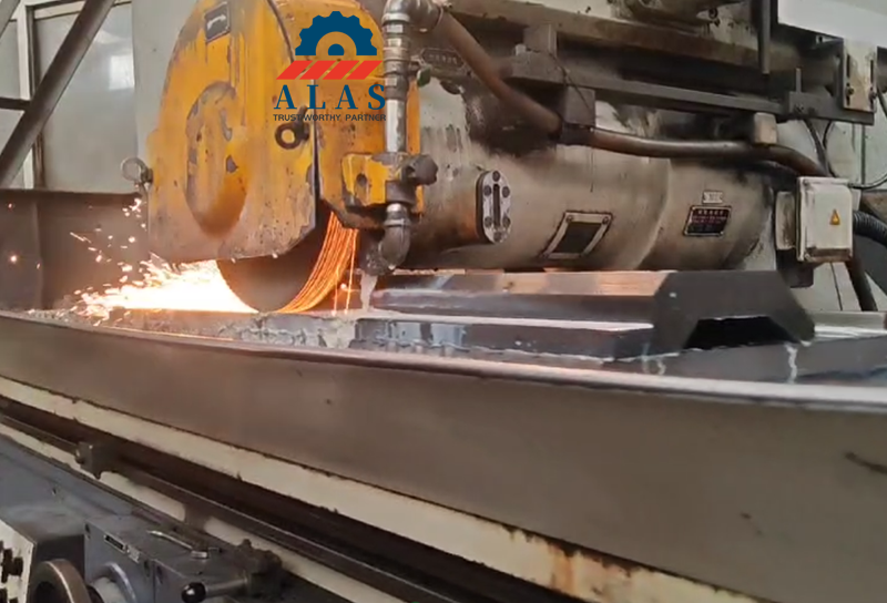 ALAS CNC Precision Tooling Grinding and Metallurgical Processing Industrial surface grinding process for 42CrMo press brake punch with continuous cooling system at ALAS factory