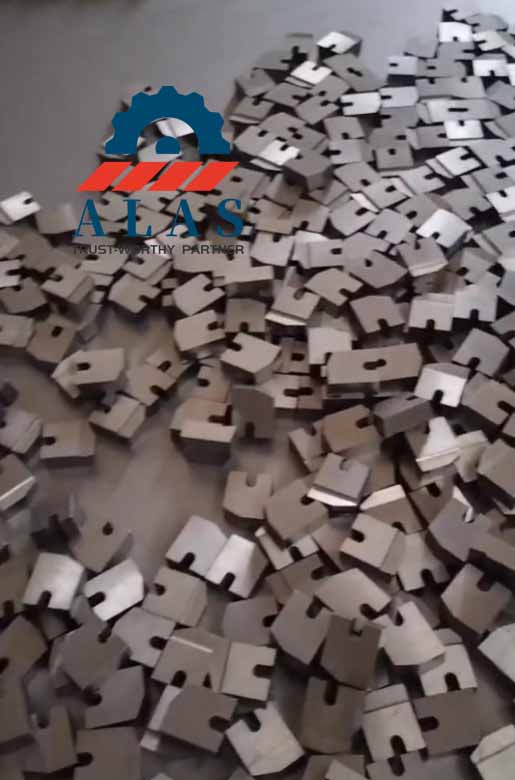 Vacuum hardened W6 HSS rebar peeling blades batch inventory in factory