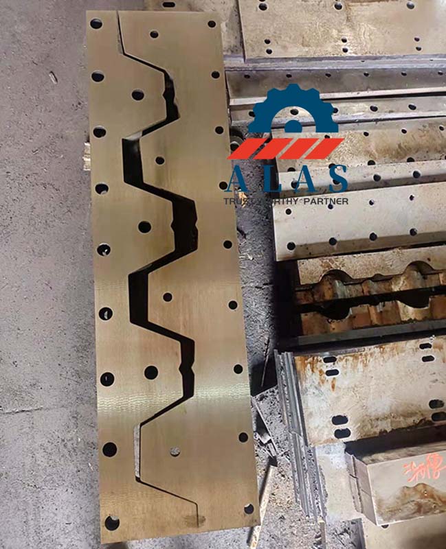 Roll Forming Machine Post-Shearing Blade Materials Selection Guide