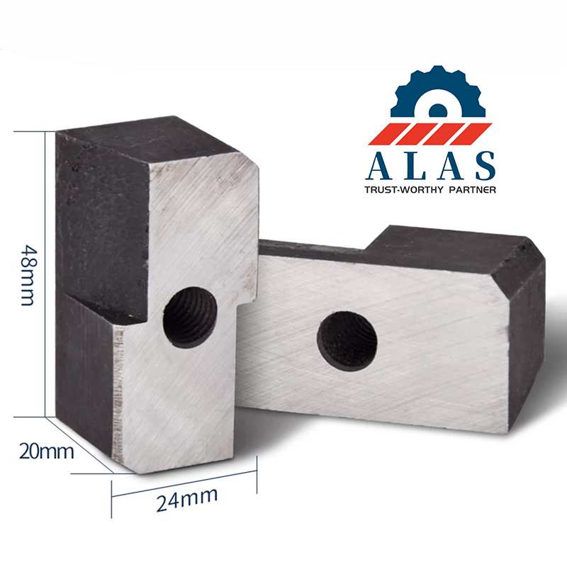 L-shape step geometry CNC wire stirrup bender knives aligned to precise machinery equipment specifications