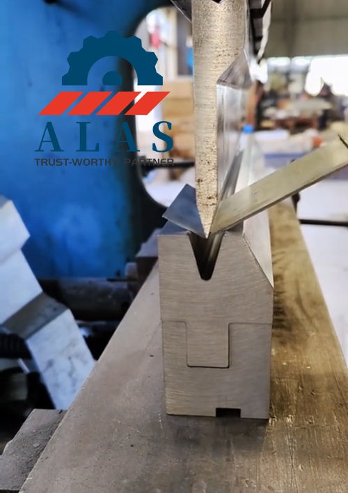 An active CNC press brake performing Step 1 pre-bending of an edge hemming operation, striking a 30-degree acute angle on sheet metal.