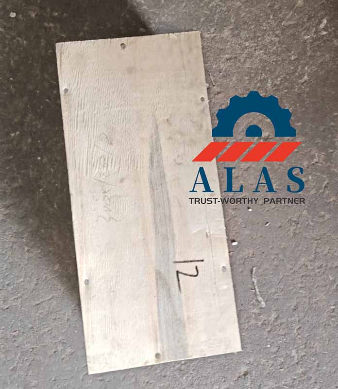 Heavy duty export wooden crate sealing for secure plastic grinder blade delivery