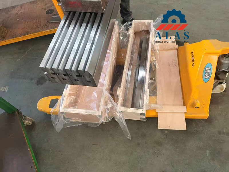 ALAS standard export wooden crate packaging for press brake hemming flattening dies