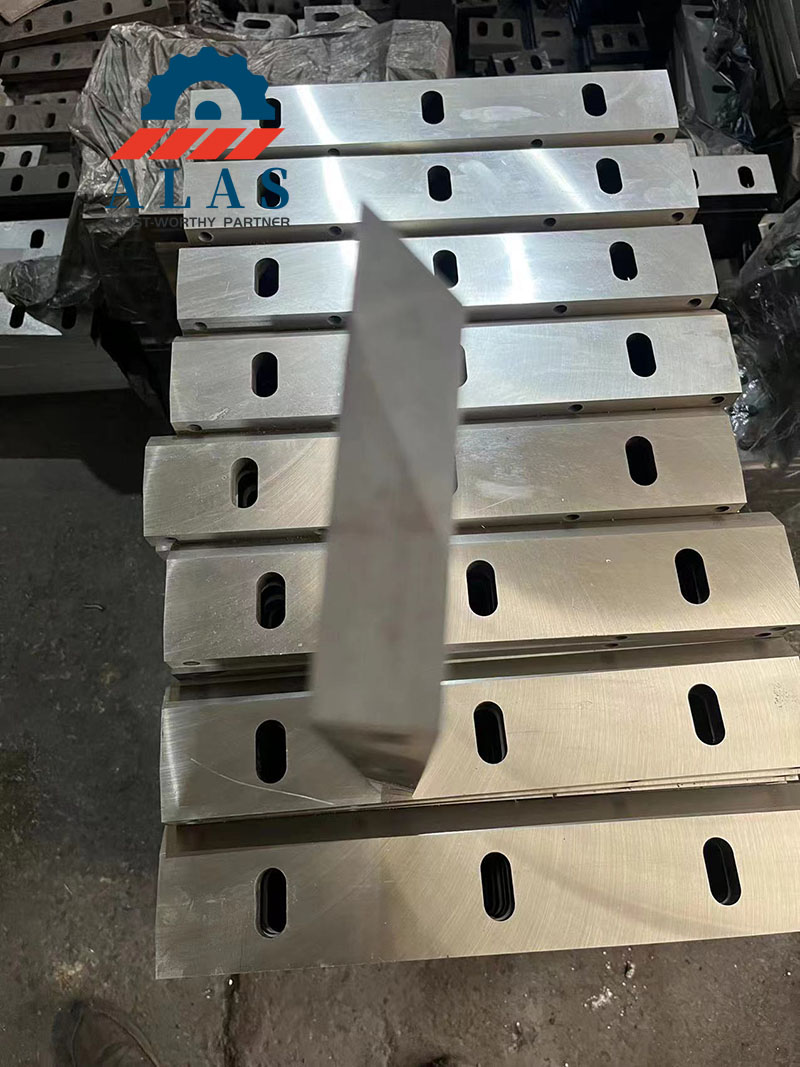 Bulk manufacturing of ALAS precision granulator blades and heavy-duty plastic crusher knives with polished finish