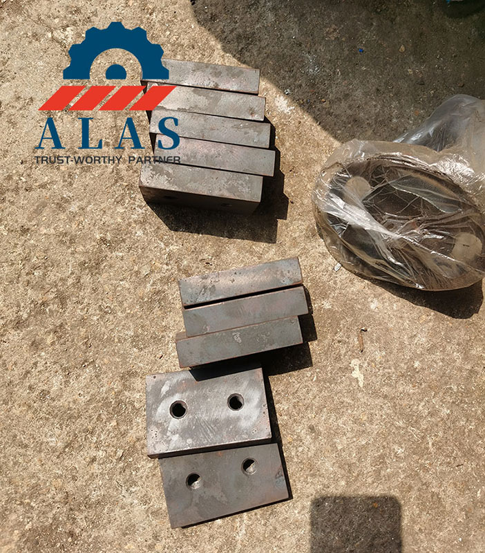 Heavy alloy tool steel bar cutter blade blanks before precision post-grinding and vacuum thermal processing.