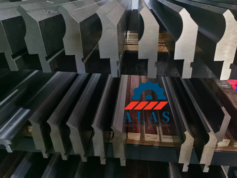 Press Brake Tooling Maintenance Guide: How to Extend Tool Life and Preserve Precision