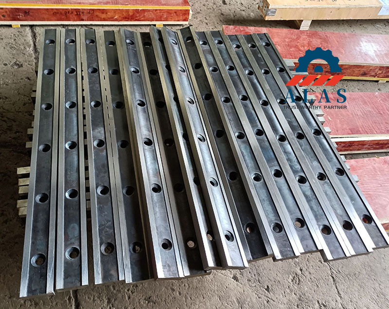 Mass production of ALAS heavy duty hydraulic guillotine shear blades with precision bolt holes