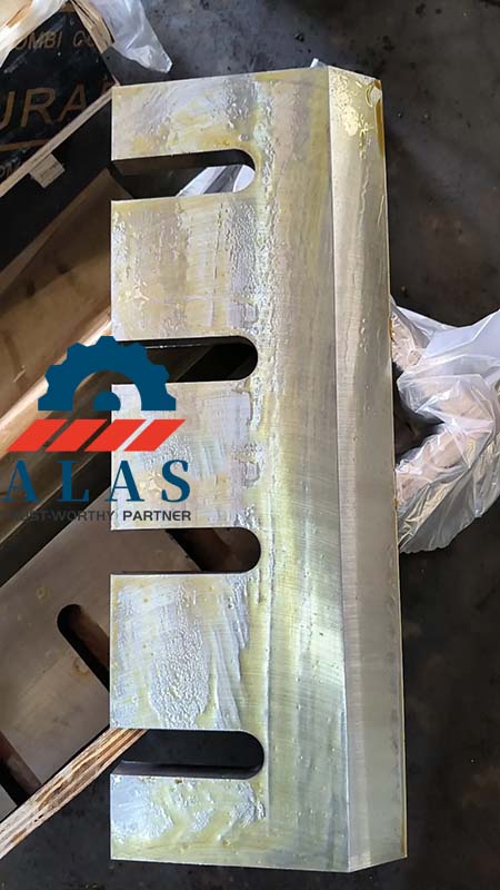 How To Choose Chipper Blade Materials? Complete Guide on A8, A8B, And D2 Steel