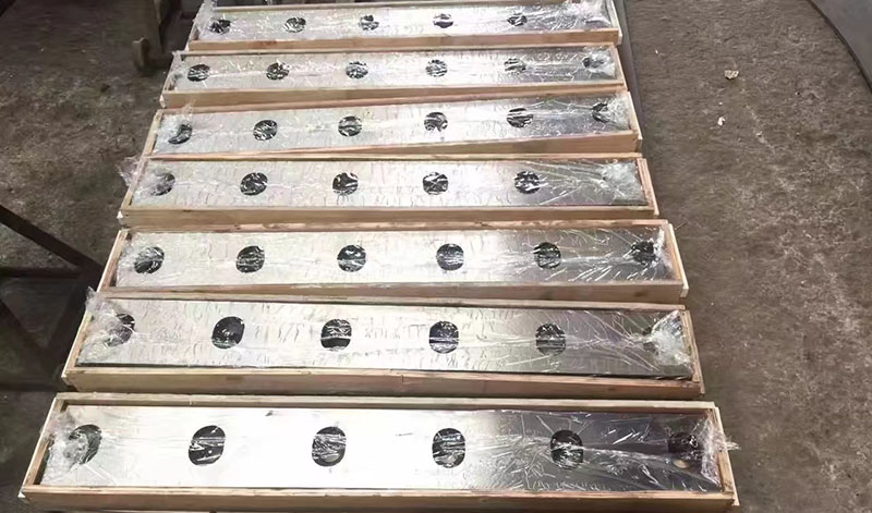 Export standard wooden case packaging for H13 alligator shear blades