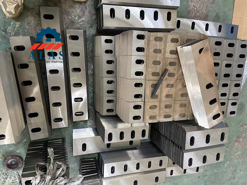 Mass production of industrial plastic granulator knives and crusher blades in warehouse
