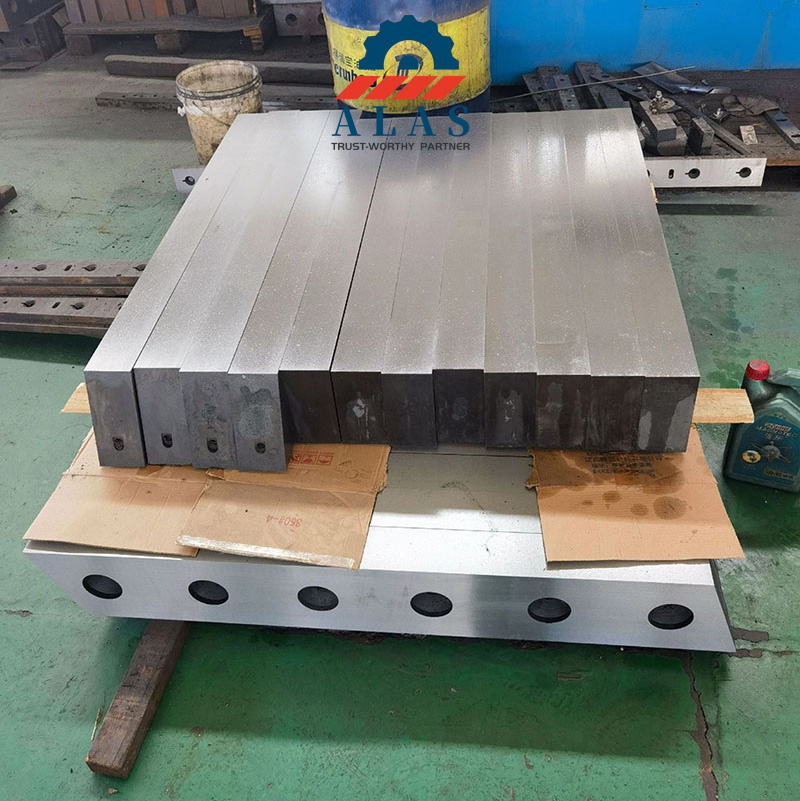 Mass production of high precision hydraulic guillotine shear blades in ALAS factory