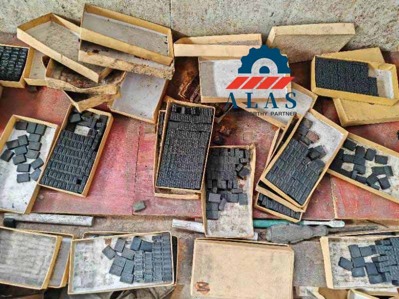 Boxed interchangeable industrial steel stamp sets for manufacturing traceability coding