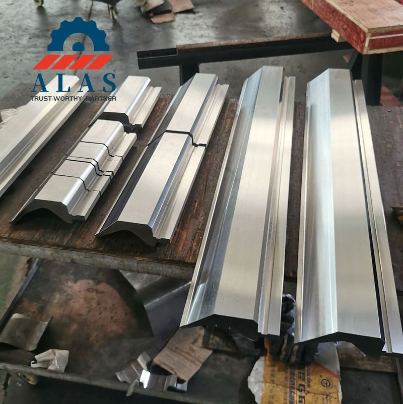 Finished ALAS 42CrMo through-hardened gooseneck top tooling sets showing fine surface grinding