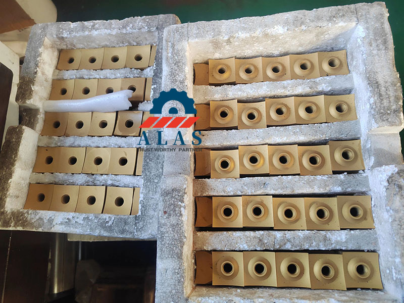 Four-corner square heavy-duty industrial shredder blades for single shaft recycling machines