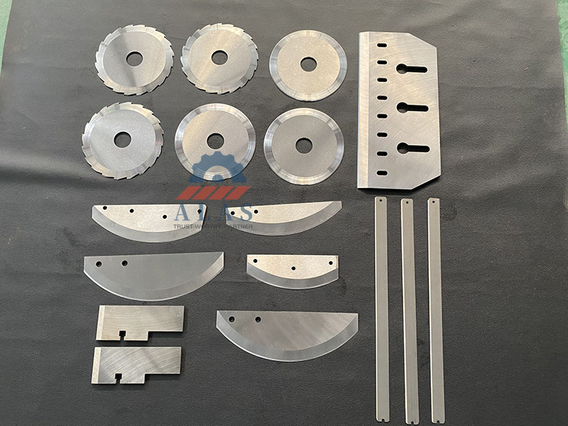 Various sanitary food-grade stainless steel cutting blades and circular knives by ALAS