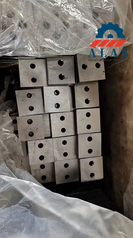 Massive industrial batch shipment of double-hole custom bar cutter blades ready for export maritime packing