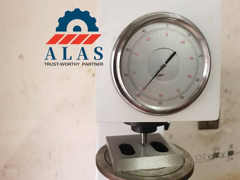 Strict Rockwell hardness testing and metallurgical inspection for DC53 tool steel shredder blades