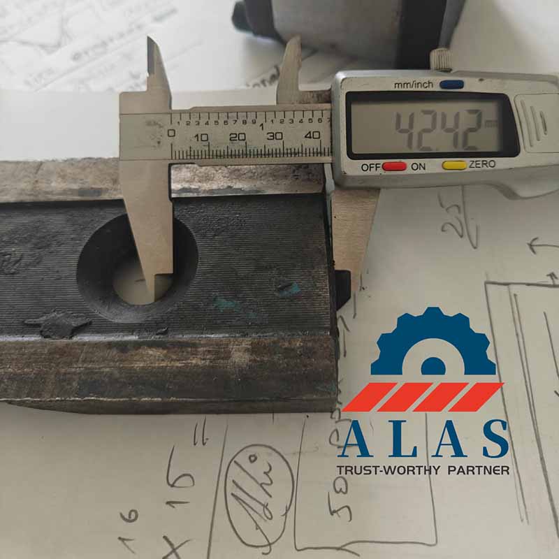 How to Measure and Match Bolt-Hole Dimensions for Metal Shear Blade Replacement