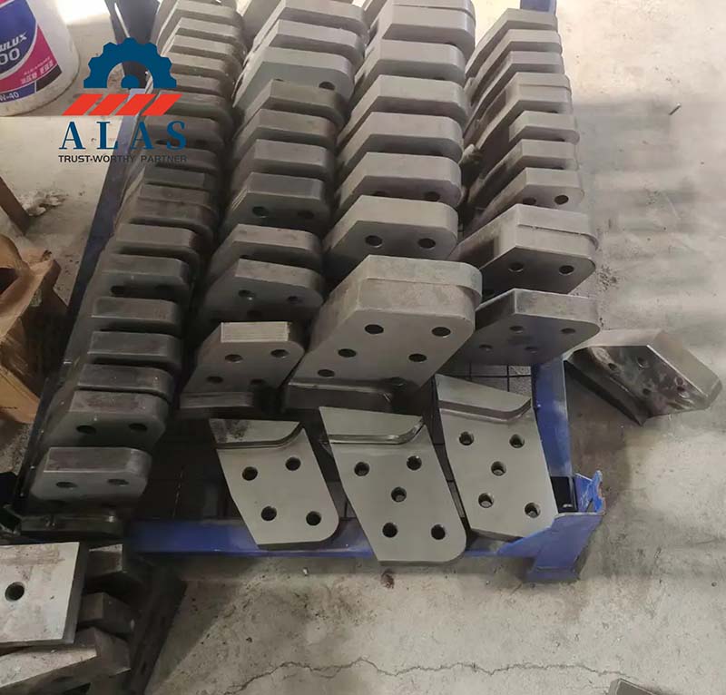 Warehouse batch inventory of H13, X45, and 1.2746 tool steel mobile scrap shearing knives.